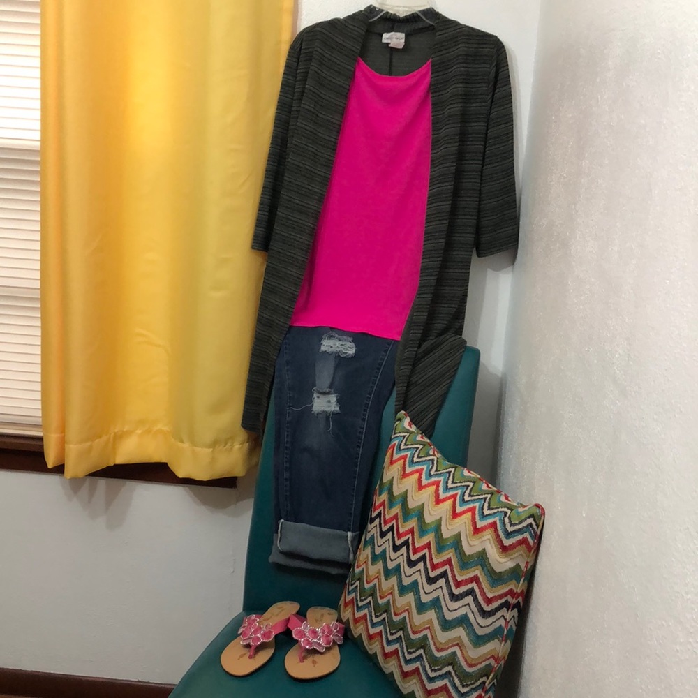 Quarter sleeve, long length “cardigan”